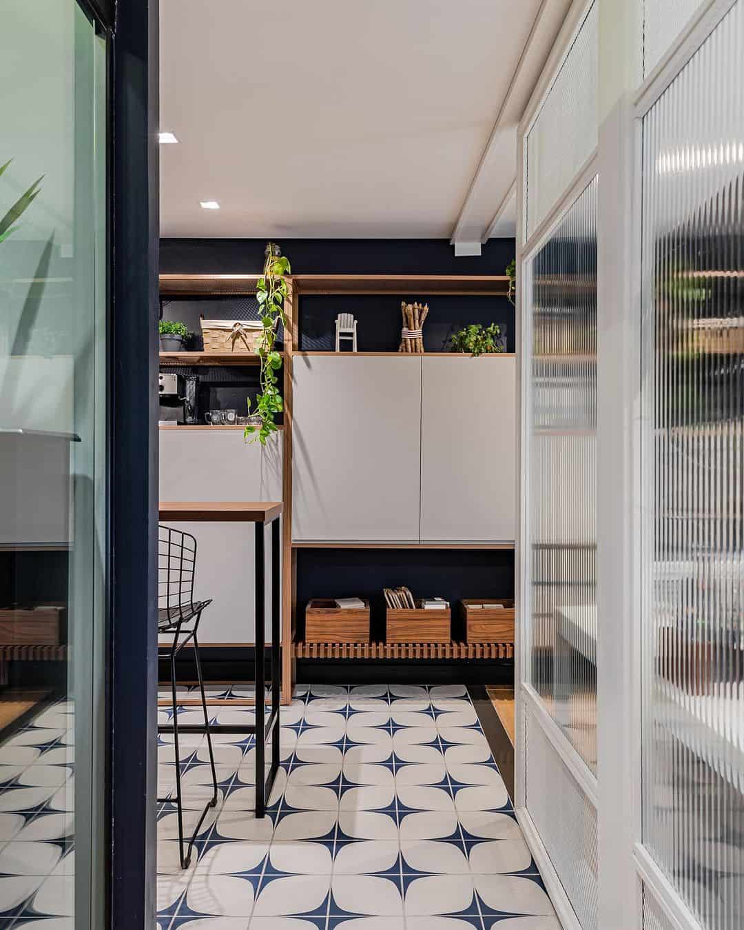 piso de cozinha com azulejo decorado